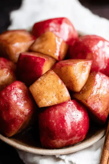 Easy Cinnamon Apples (5 minutes)