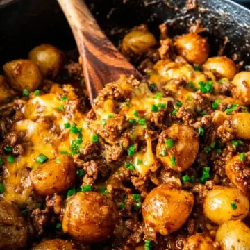 Cheesy Beef & Potatoes Skillet