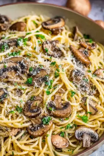 Easy Mushroom Garlic Spaghetti Recipe